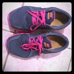 Pink Nike Flex Experience Rn 2