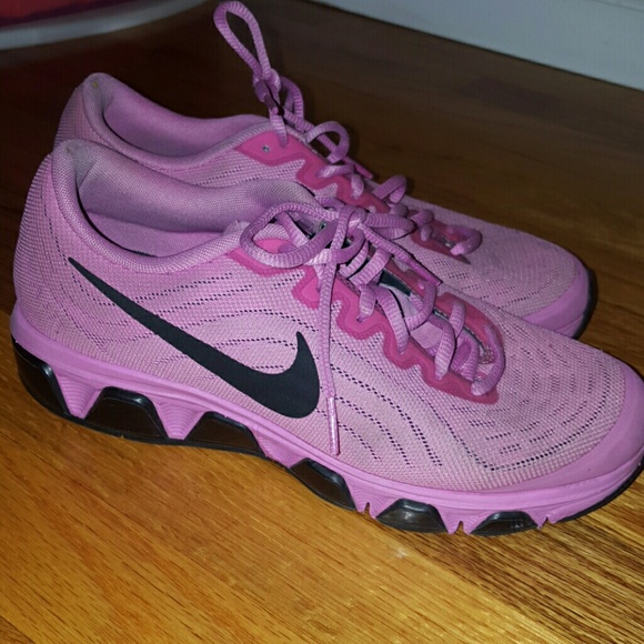 Pink Nike Trailwind 6