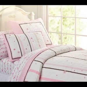Pottery Barn quilt and sheet set