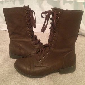 CHOCOLATE BROWN COMBAT BOOTS