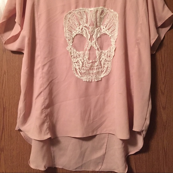 Daytrip top, hi-low on bottom, silky fabric - Picture 4 of 4