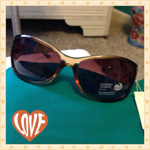 Accessories - Pretty Sunglasses with Full UV Protection