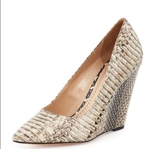 Pour la Victoire Two-Tone Dress Wedge