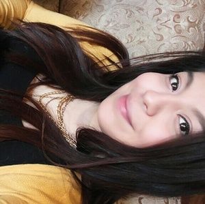 Meet your Posher, Cassandra