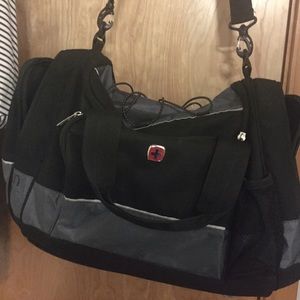 Like new Swiss army gym/ duffle bag