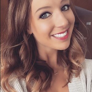 Meet your Posher, Brianna