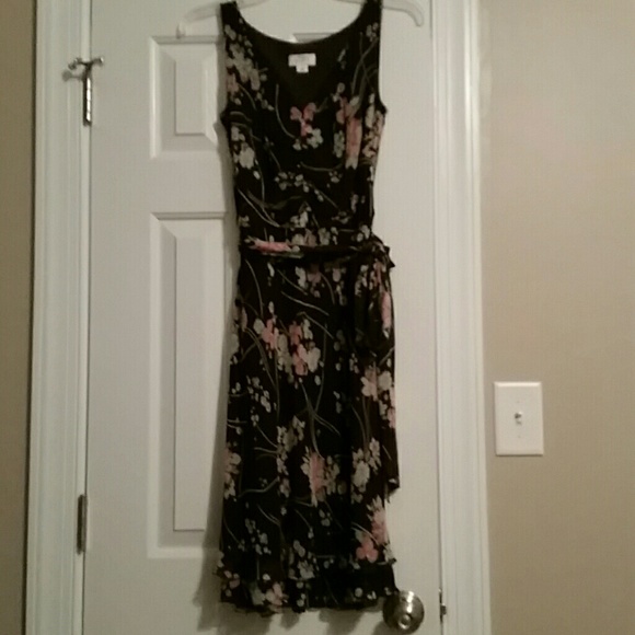 Loft Size 2 like new dress with overlay