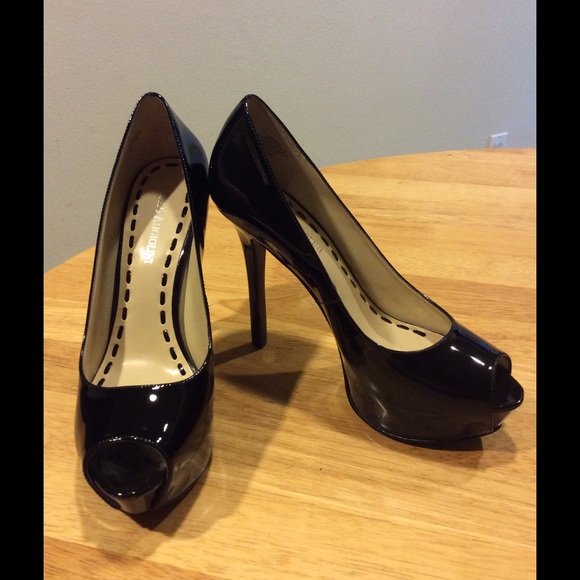 Authentic Enzo Angiolini Heels - Size 7.5W