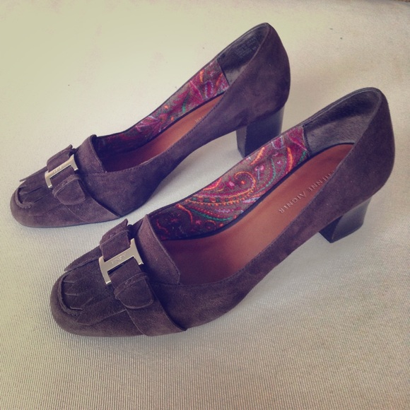 Close OUT!! Gone 8/24!! Etienne Aigner Suede