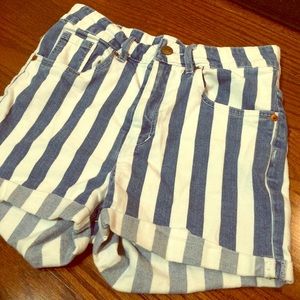 Divided High Waisted Shorts Size 6