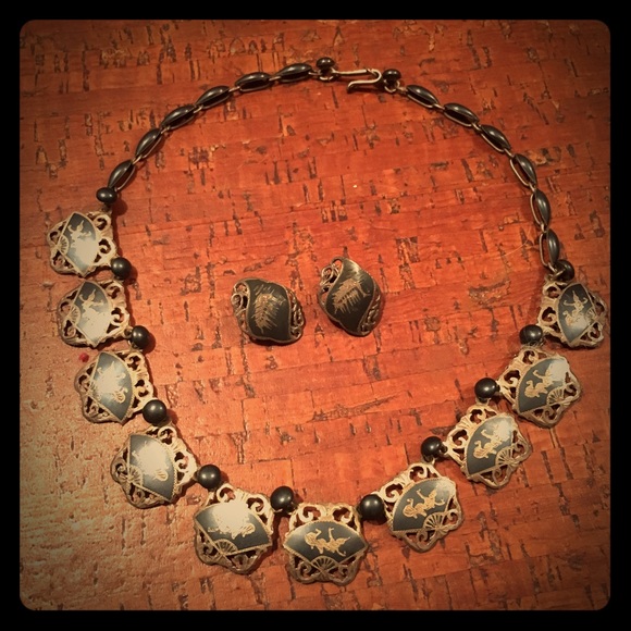 Classic vintage Thai (Siam) necklace & earring set