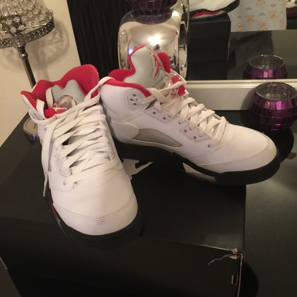 ❌Sold❌Air Jordan Retro 5 Gs worn a couple of times