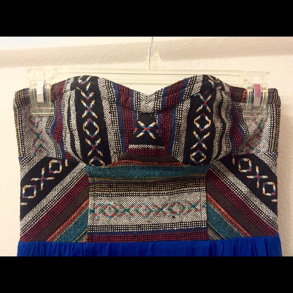 Beautiful embroidered mini from Urban Outfitters - Picture 3 of 4