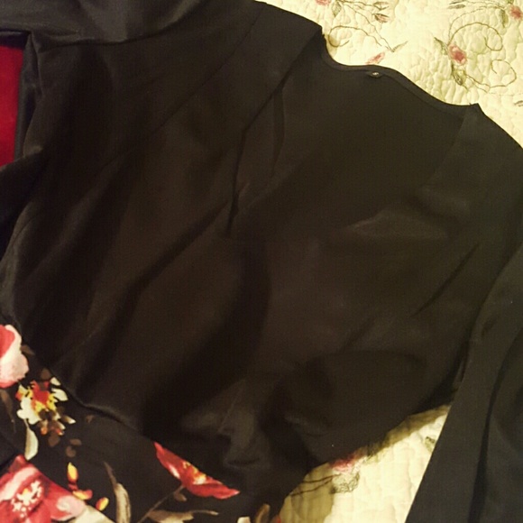 NWOT Beautiful Dress! - Picture 3 of 4