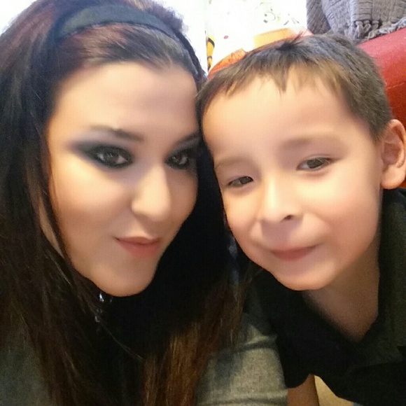 Meet your Posher, Valeria - Picture 3 of 4