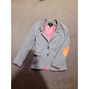 Soft gray blazer w/ shoulder patches