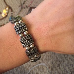 On Hold! Very Cute Bracelet!