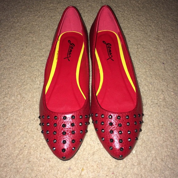 Red Pointed Flats with Gunmetal Spikes Sz 7 - Picture 1 of 2