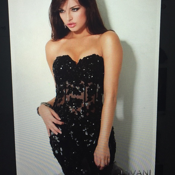 Jovani Prom Dress. fits a size 2 about 5'3-5'6 - Picture 3 of 4