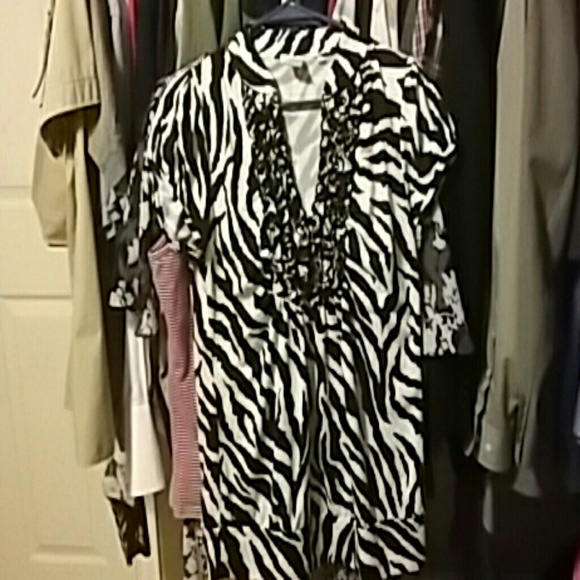 Top - Picture 2 of 3
