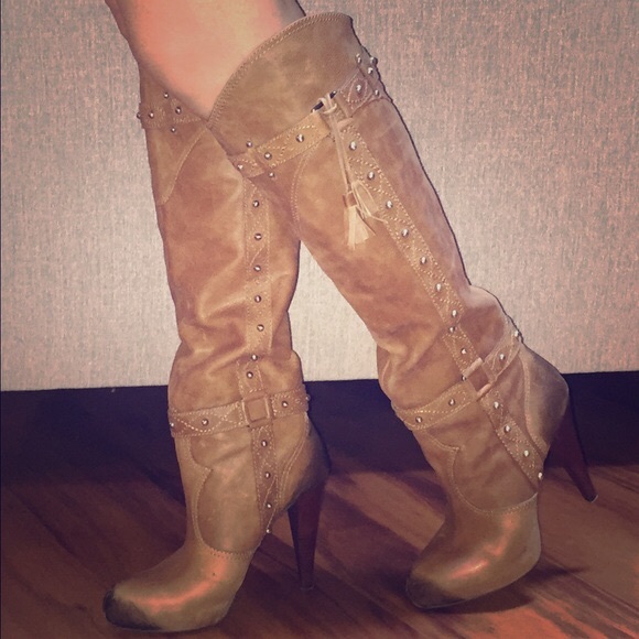 Gorgeous knee-high boots Gianni Bini size 8.5