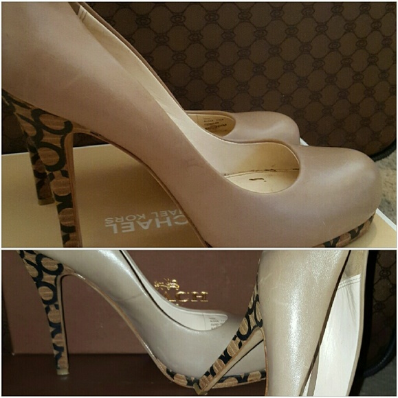 ✨HP 💫 Coach host pick logo heels! - Picture 2 of 4