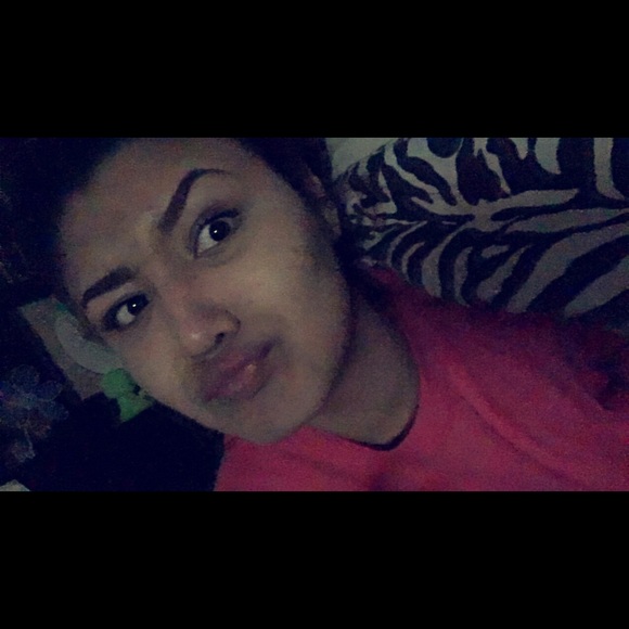 Meet your Posher, Zeena - Picture 1 of 1