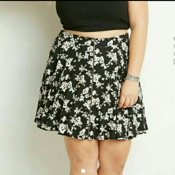Floral skirt - Picture 1 of 2