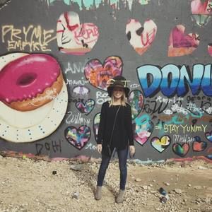 Meet your Posher, Caitlin