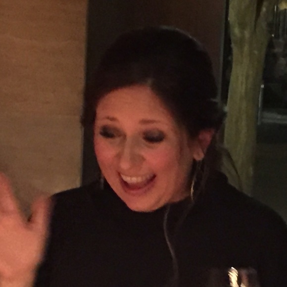 Meet your Posher, Sara - Picture 1 of 1