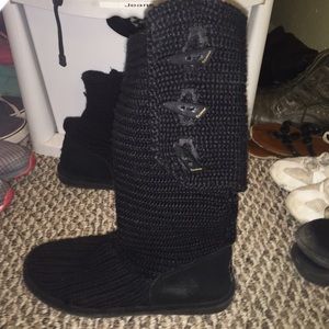 Black bear paw boots