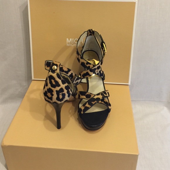 NWT Michael Kors  Evie platform - Picture 3 of 3