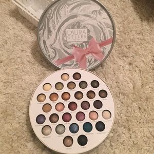 Laura Geller eyeshadow gift set!
