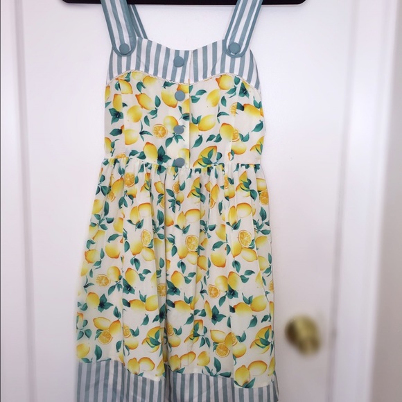 Fun sun farmers market dress with lemons