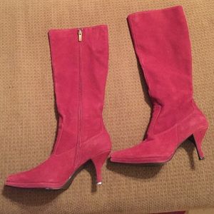 Brand new suede boots size 6 1/2