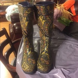 Sperry rain boots!😍