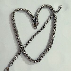Stainless steel necklace and bracelet set