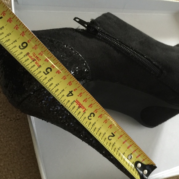 Black rampage heels (brand new with original box) - Picture 2 of 4