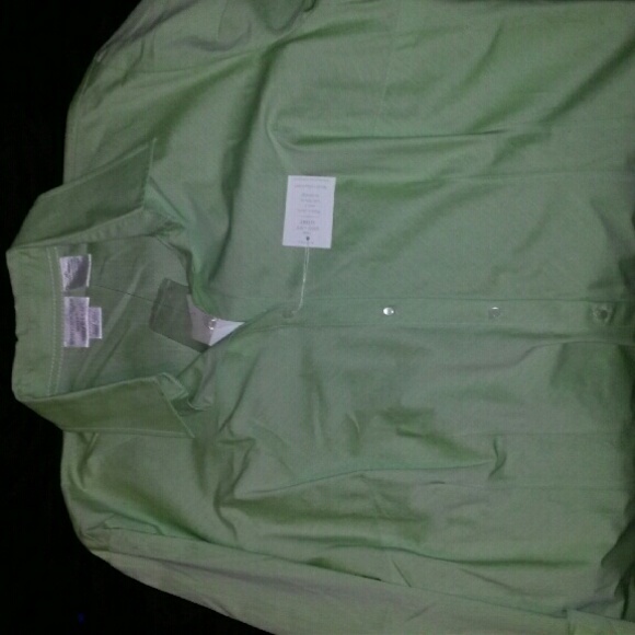 ❌SOLD❌Worthington green button down top