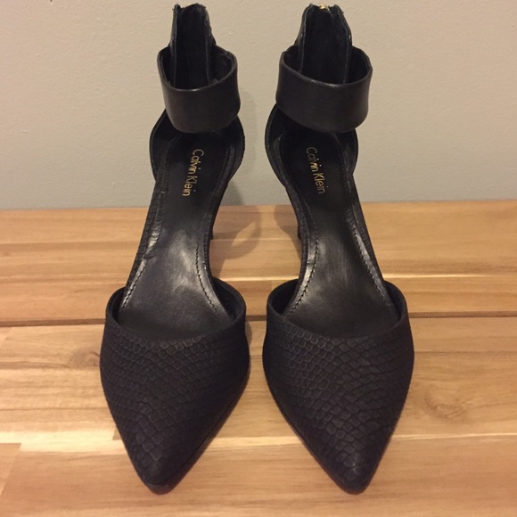 Calvin Klein Black Snake Skin Print Heels Size 7