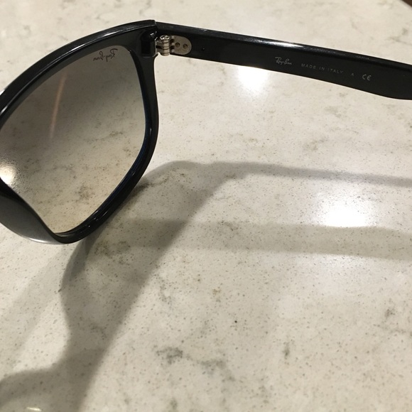 Black Oversized Ray Ban Wayfarer Sunglasses. - Picture 3 of 4
