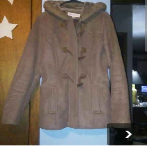 Warm winter coat - Picture 1 of 3