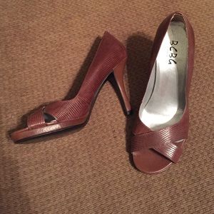 Brown BCBG heels size 6.5 - never worn