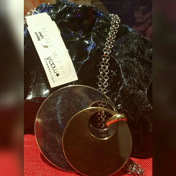 NINE WEST SILVERTONE & GOLDTONE PENDANT NECKLACE - Picture 3 of 4