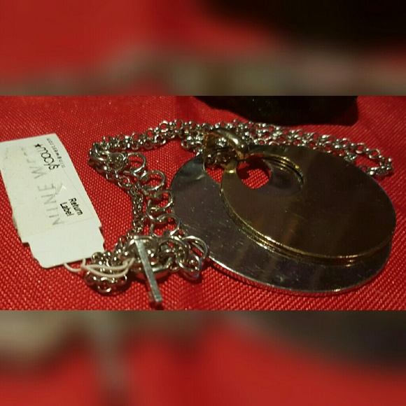 NINE WEST SILVERTONE & GOLDTONE PENDANT NECKLACE - Picture 4 of 4