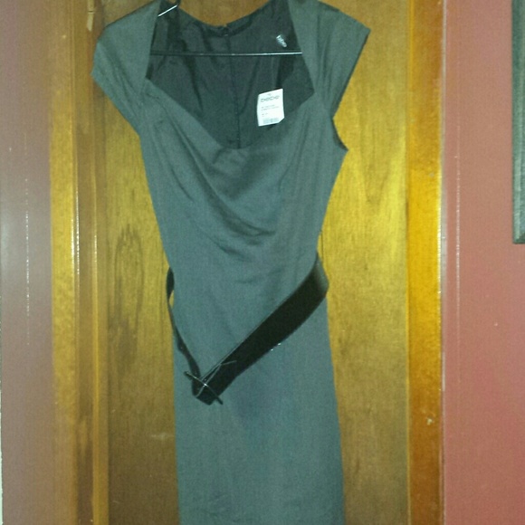 Beautiful sofisicsted ladies size 8Bebe dress NWT