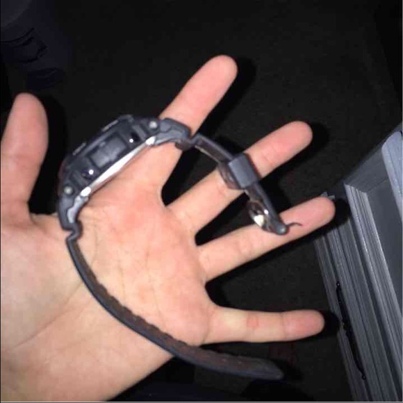 Mens g-shock watch - Picture 2 of 3