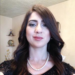 Meet your Posher, Karine