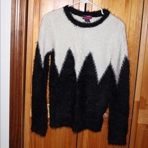 Black and White Geometric Pattern Sweater