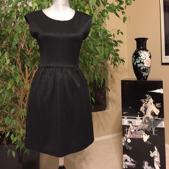 🌹🌹Simple black dress🌹🌹